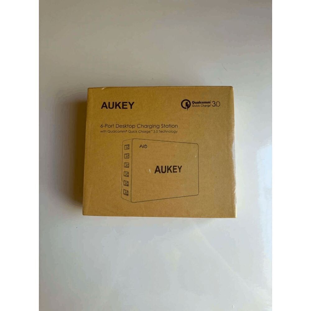 Aukey 6 Port Desktop Charging Station with Qualcomm Quick Charge 3.0 Tech